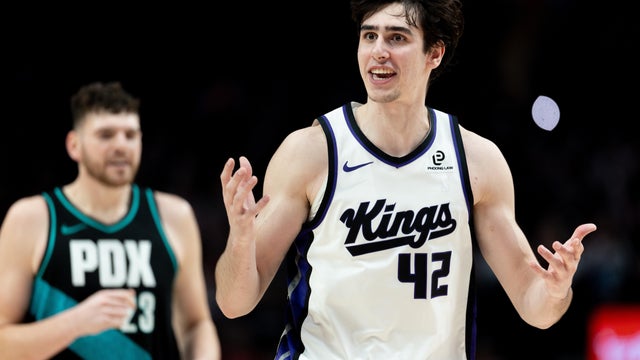 Kings Trail Blazers Basketball 