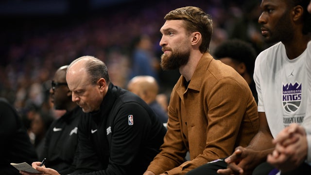 Phoenix Suns v Sacramento Kings 