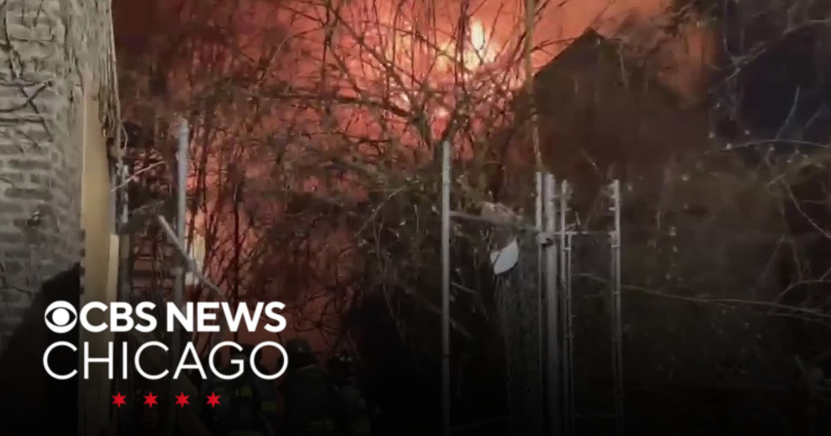 Firefighter hurt in South Austin fire