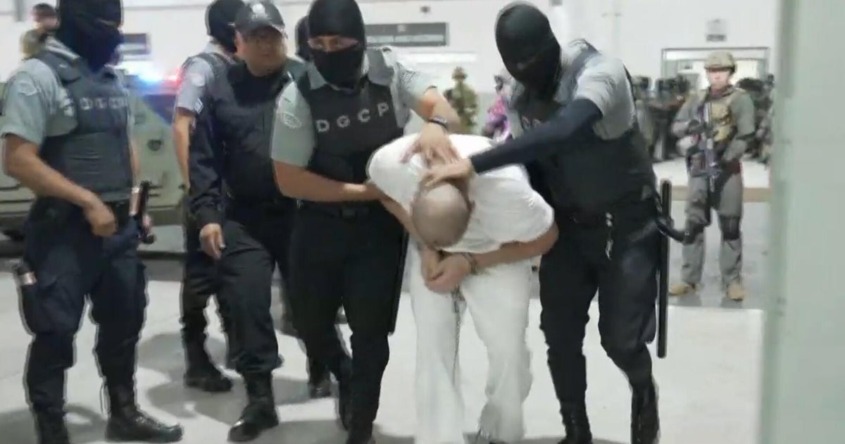 U.S. ordered to facilitate return of Venezuelans sent to El Salvador prison or give hearings