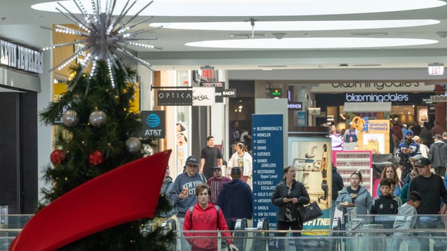 Holiday shopping at Glendale Galleria 