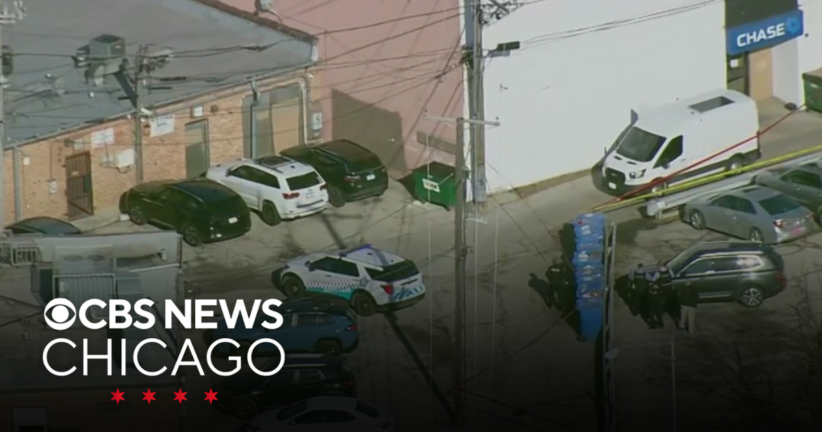 Driver shot during robbery of Brinks truck in Chicago's Brighton Park neighborhood