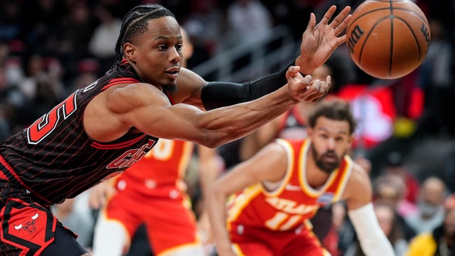 Bulls Hawks Basketball 