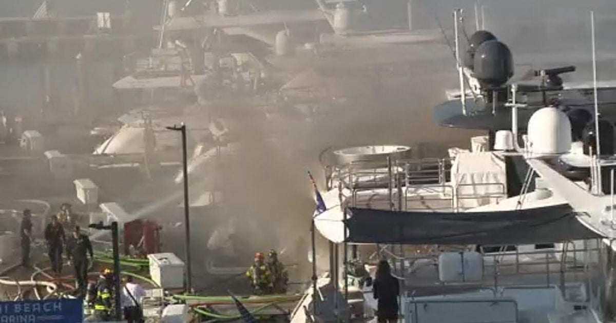 Video shows smoke billowing from yacht fire in Miami Beach, shocking many passerby:
