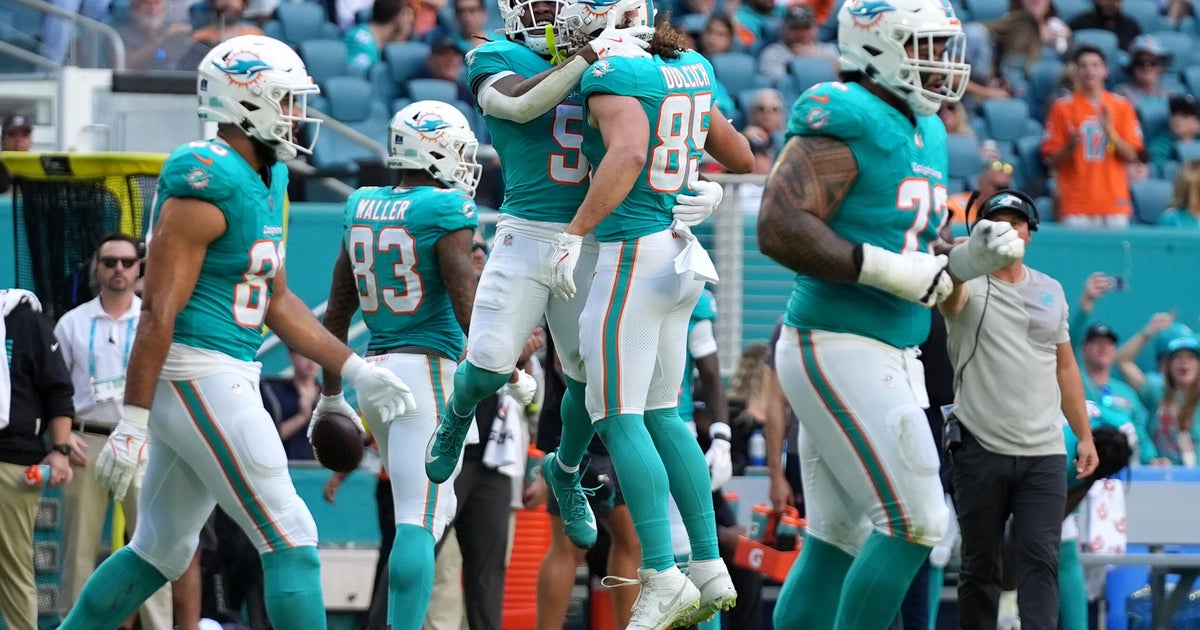 Miami Dolphins beat Tampa Bay Buccaneers 20-17 in final home game of season