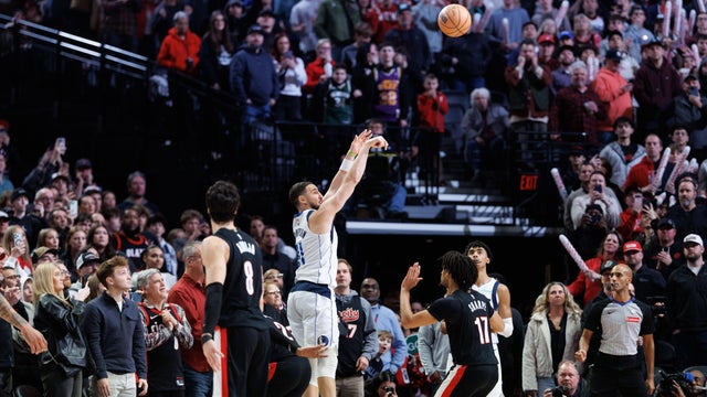 Mavericks Trail Blazers Basketball 
