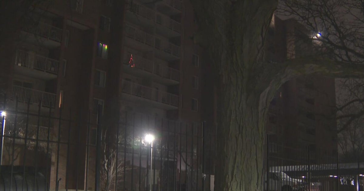 1 dead, 2 injured, after shooting at Detroit apartment complex - CBS ...