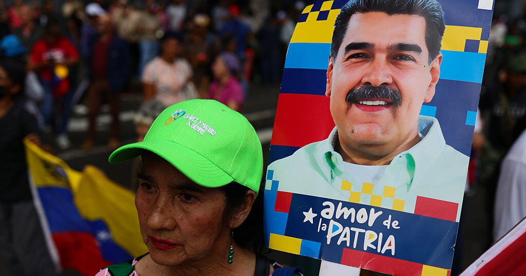 Вашингтон — Президентът на Венецуела Николас Мадуро беше обвинен от