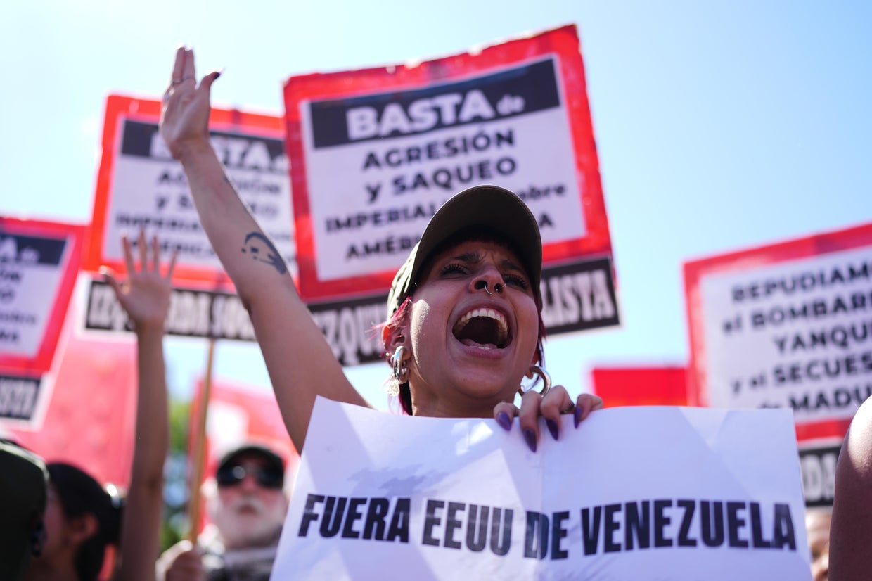 Venezuelans around the world react to Maduro's capture. See photos ...