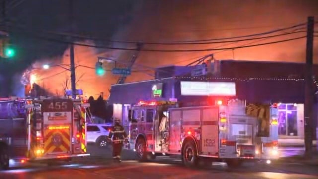 Large fire rips through Camden, New Jersey abandoned building 