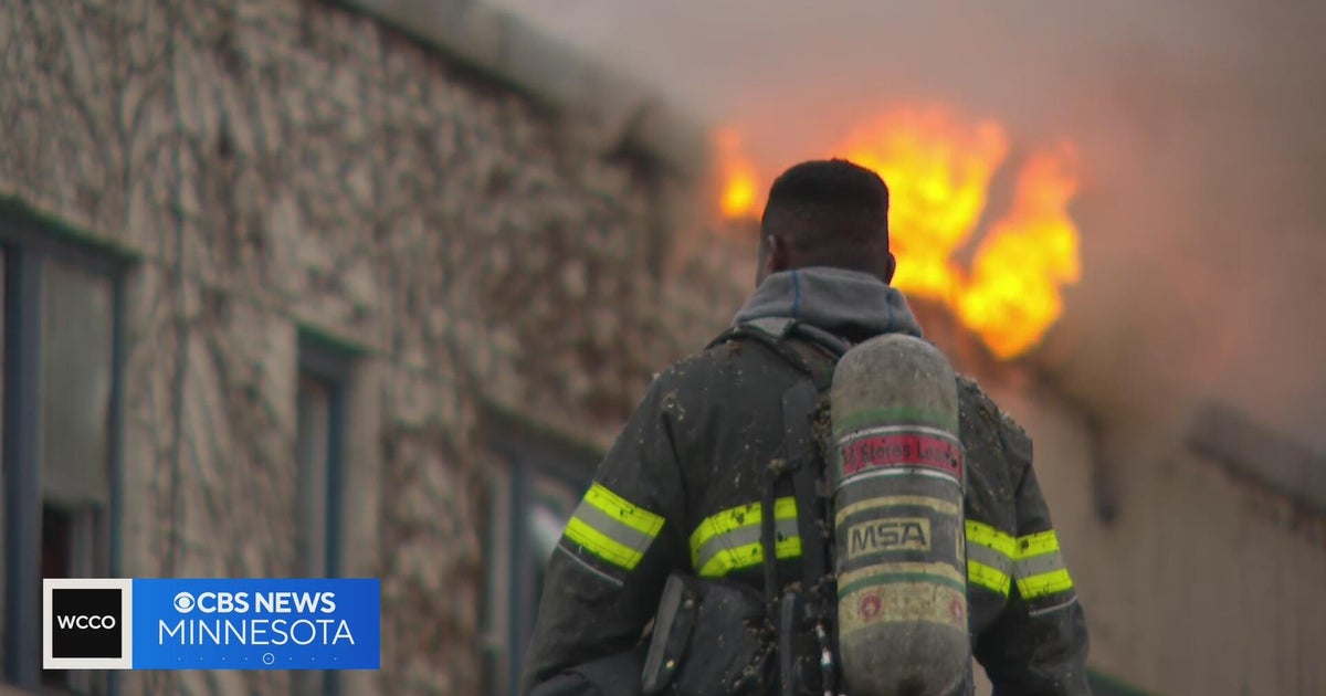Fire crews battle blaze at south Minneapolis building - CBS Minnesota