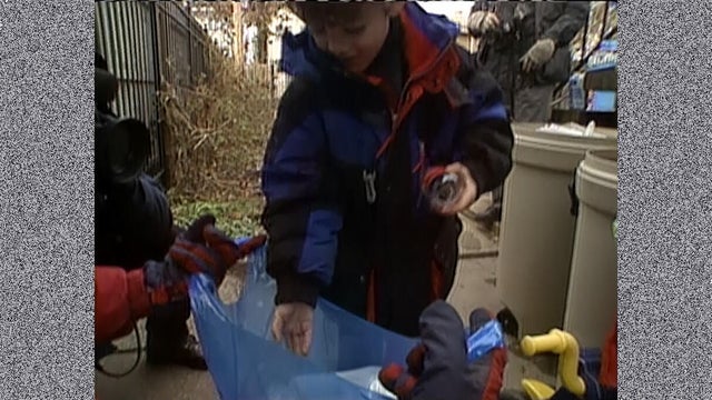 chicago-blue-bag-recycling-1995.png 