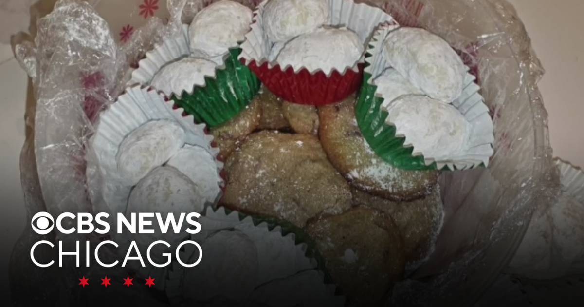 A gift of tamales and cookies, snowy Bears game photos | What Caught My Eye