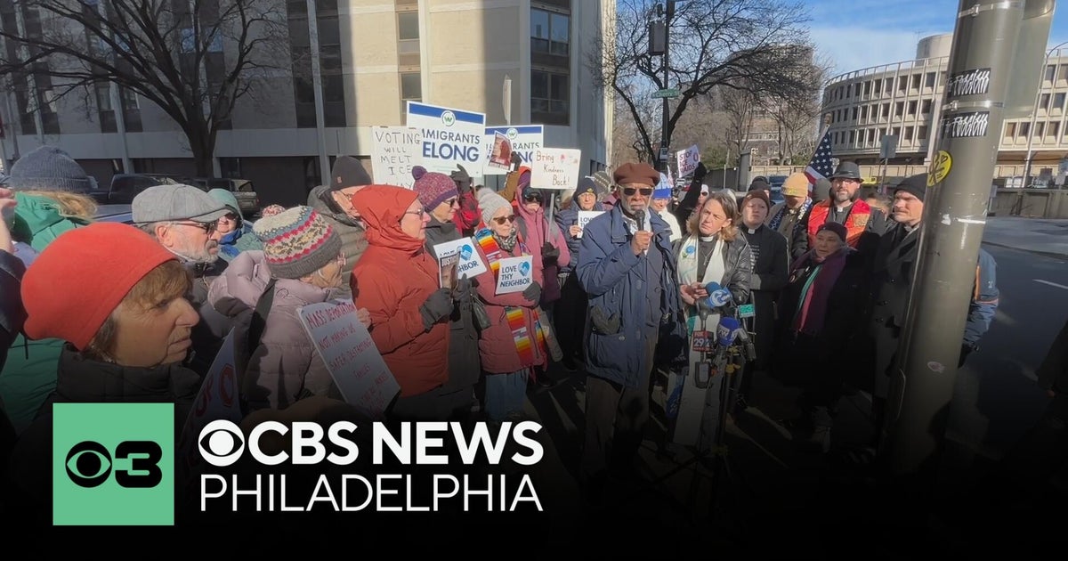 Interfaith clergy hold prayer vigil outside ICE office in wake of fatal ...