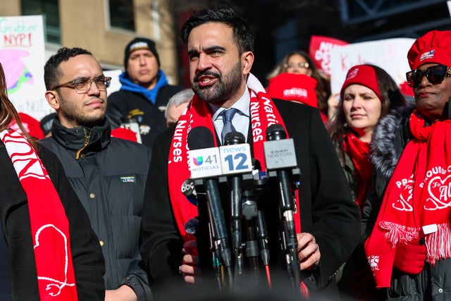 15,000 Nurses From Large Hospitals Go On Strike In New York City 