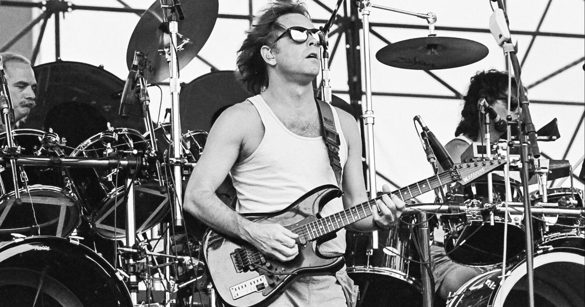 How Bob Weir redefined rhythm guitar