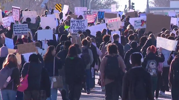 roseville-high-school-students-stage-anti-ice-walkout.jpg 
