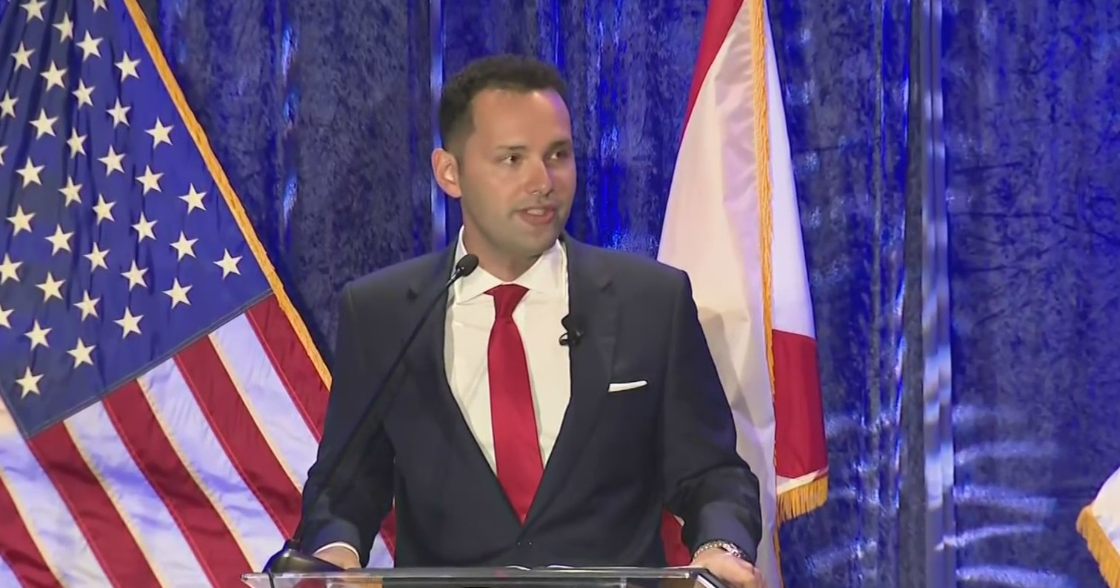 Bryan Calvo sworn in as Hialeah’s youngest mayor, signs orders targeting retirement payments, contracts and transparency