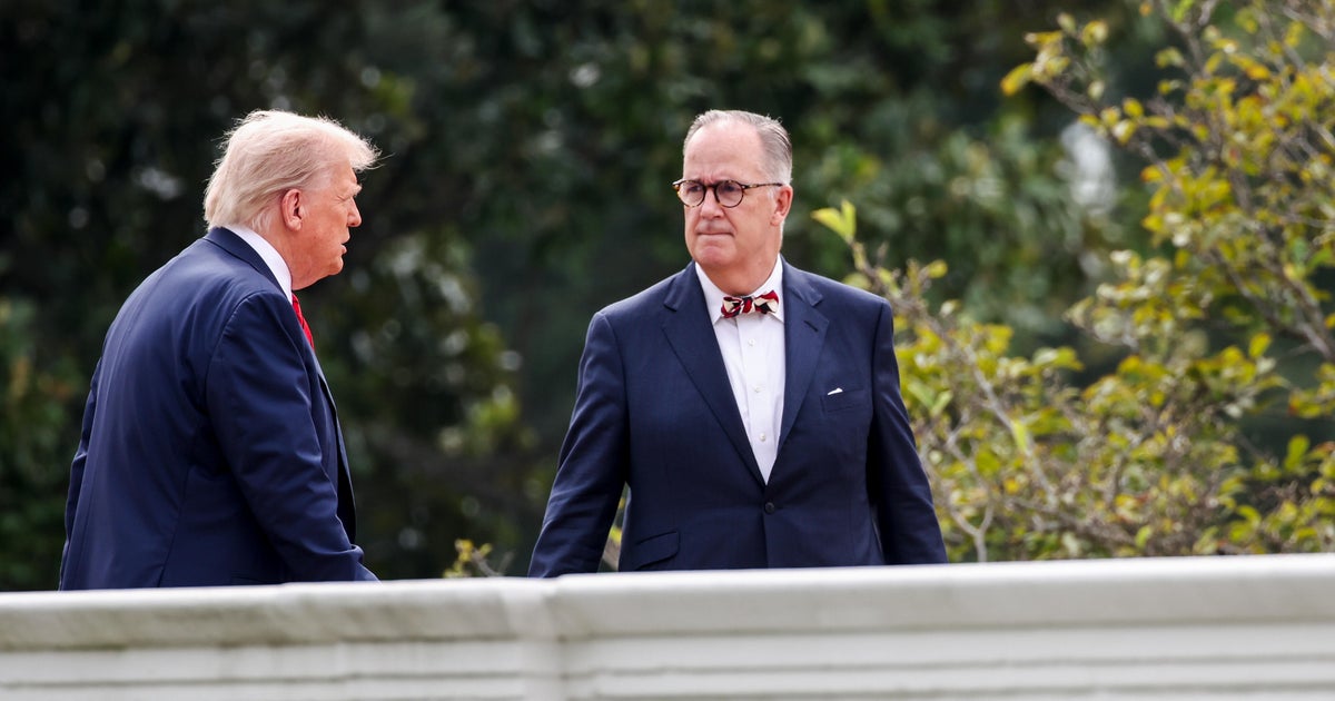 Джеймс МакКрири някога избран архитект от президента Тръмп за балната