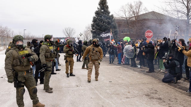 Federal agents deploy teargas outside ICE facility in Minneapolis 