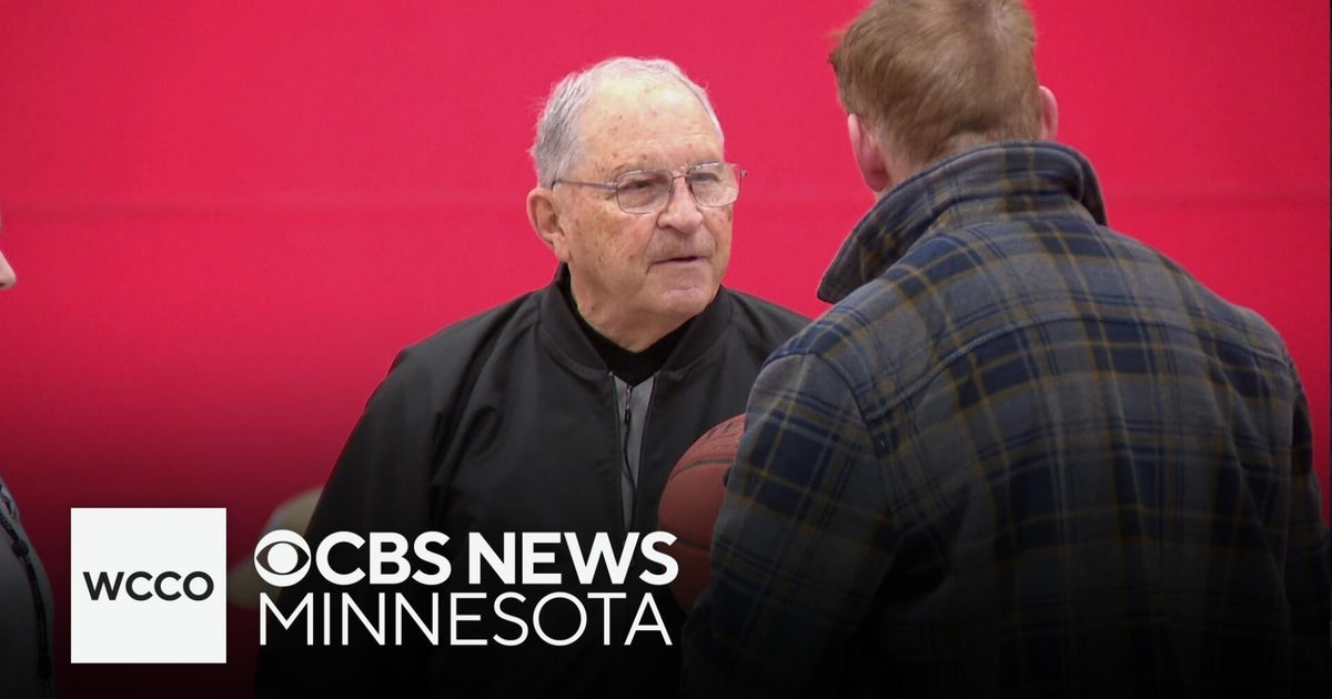 This Minnesota man has been refereeing for over 60 years - CBS Minnesota