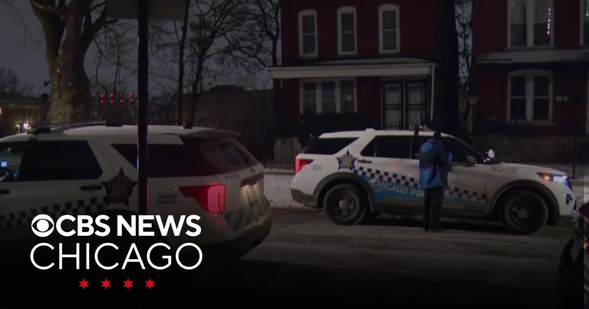 Man stabbed during robbery in Englewood - CBS Chicago