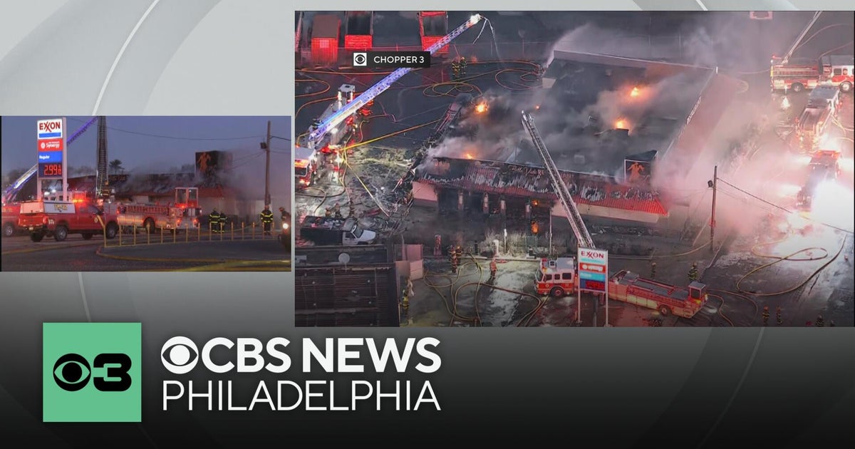 Fire tears through Bella Vista Restaurant in North Philadelphia