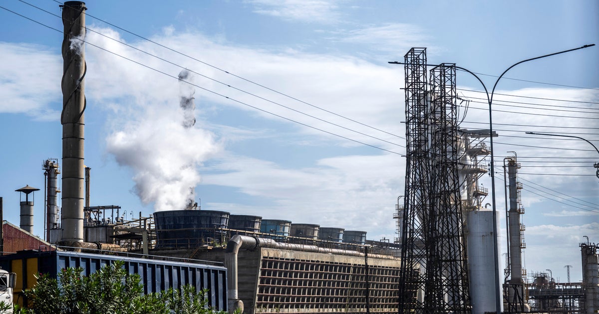 Повече венецуелски петрол идва в САЩ. Ето какво означава това за цените на газа.
