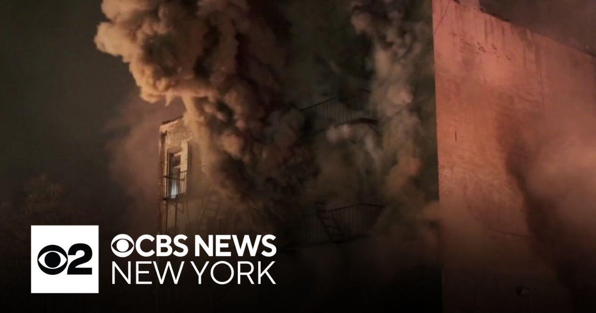 Several injured, 2 dozen displaced by Queens fire - CBS New York