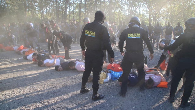 Guatemala police attacked after security forces retake control of prison 