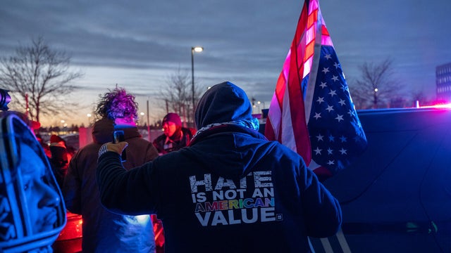 Anti-ICE Demonstrators Outnumber Backers In Minneapolis Protest 