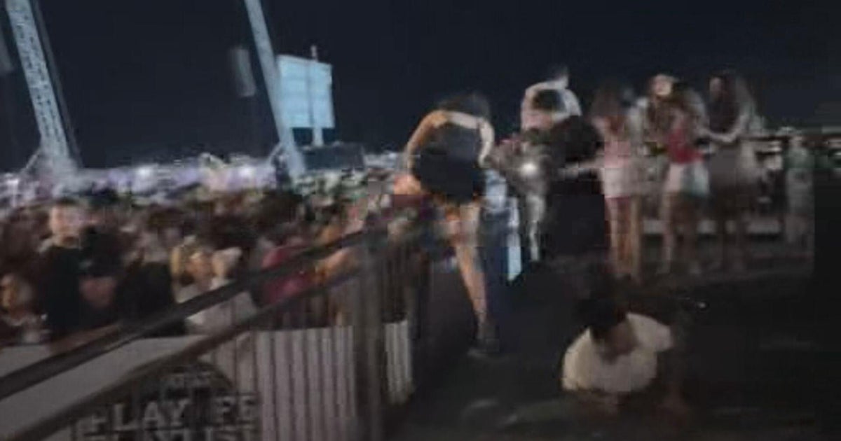 Video shows fans pushing past security barriers at AT&T Playoff Playlist LIVE!