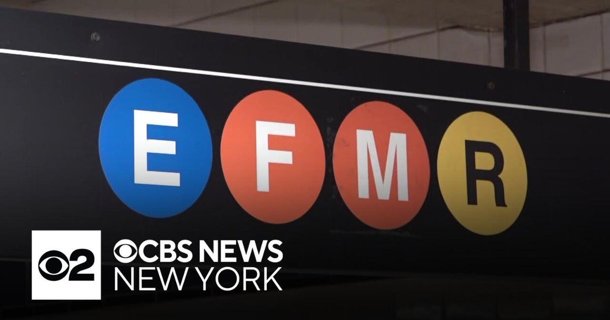 MTA conductor punched in the face in Queens - CBS New York