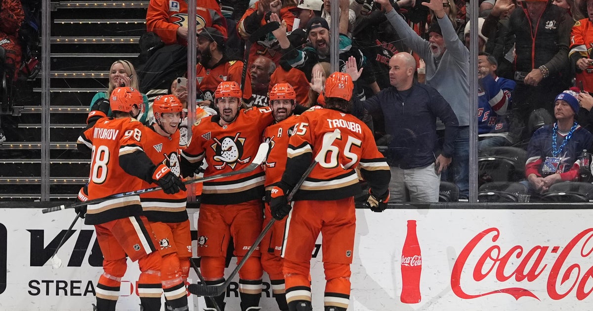Ducks hold off Rangers 5-3 for 4th straight win following 9-game losing streak