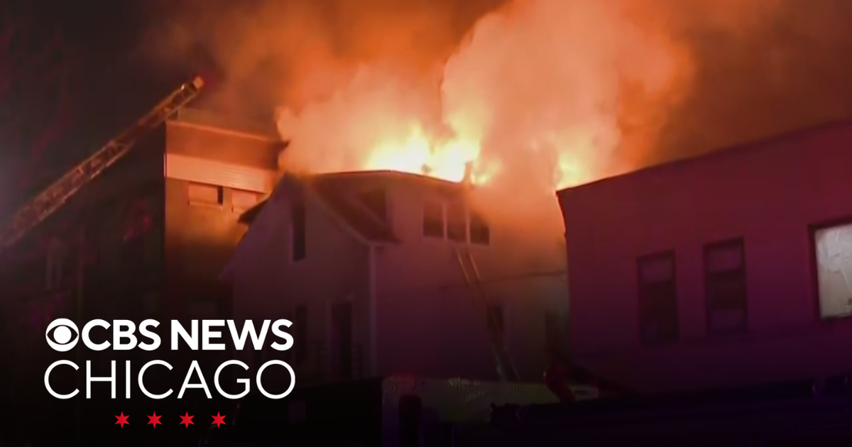 3 firefighters injured after battling building fire in West Town