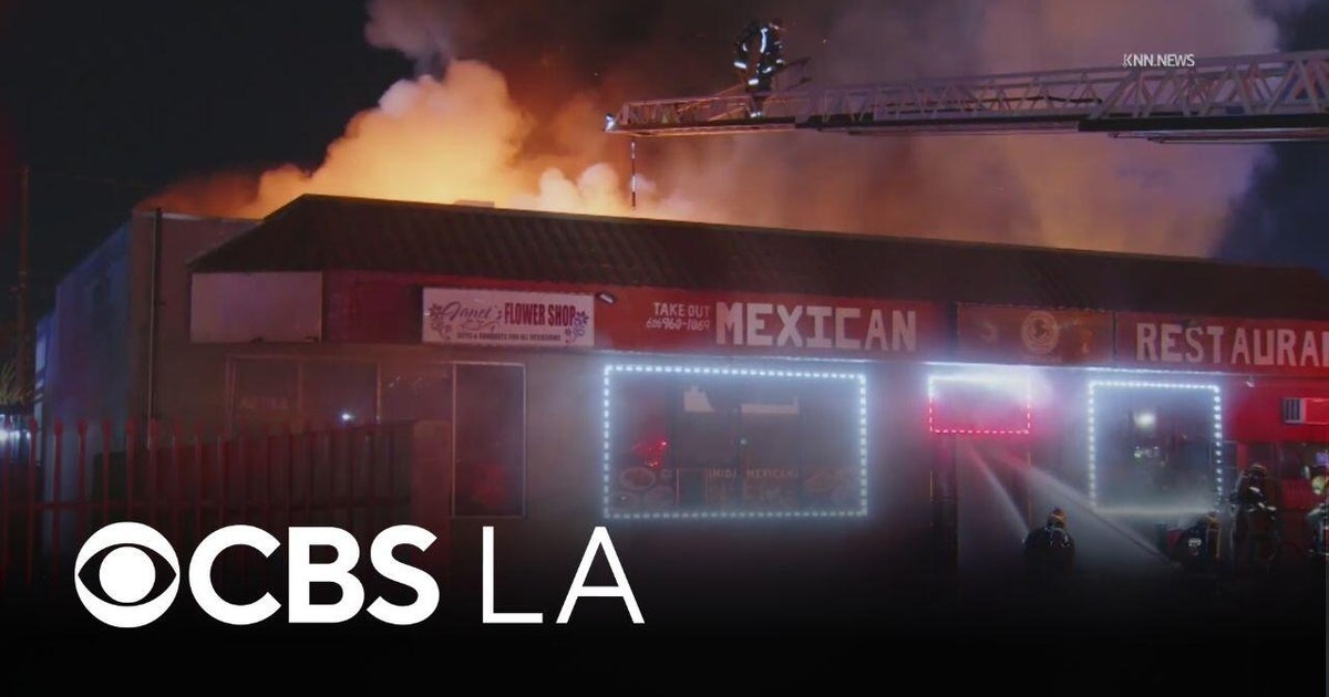 Strip mall in Baldwin Park damaged during fire - CBS Los Angeles