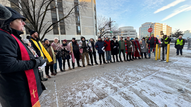 Protesters blocking ICE field office in Philadelphia 