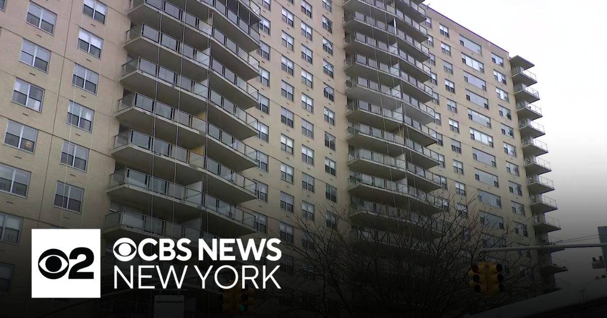 Police investigating an apparent murder-suicide that left 2 dead, 1 injured in the Bronx