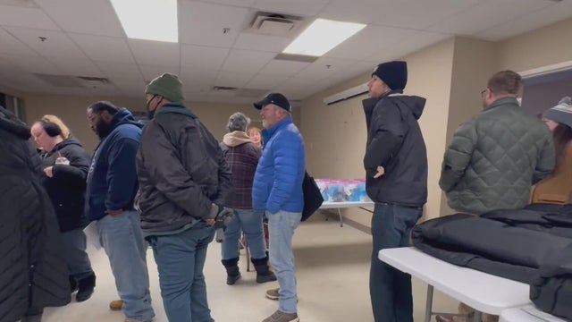 Volunteers step outside to help people experiencing homelessness in Metro Detroit 