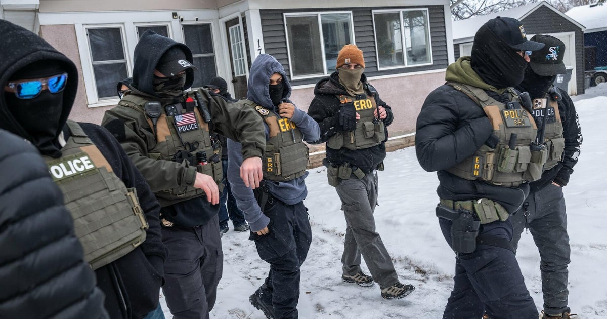 ICE memo allows officers to enter some homes without judicial warrants