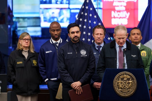 NYC Braces For Winter Storm To Bring Nearly A Foot Of Snow 