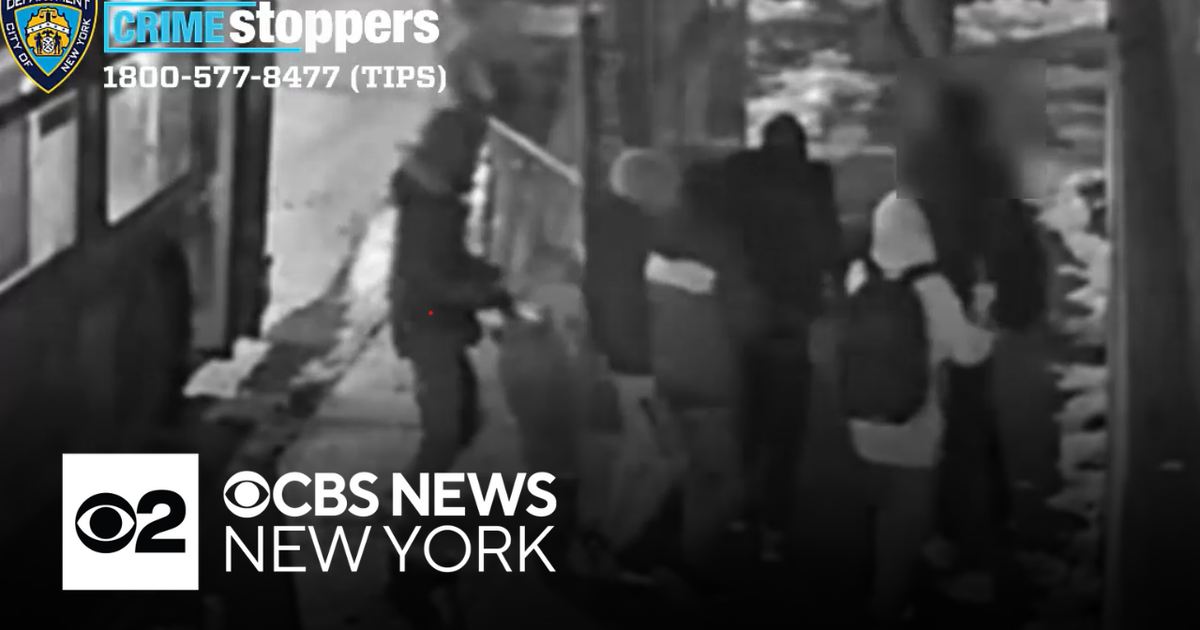 14 underage suspects attack man in Queens, police say