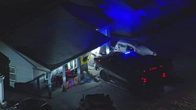 Suspect in custody after police officer shot in Roseville, Michigan 