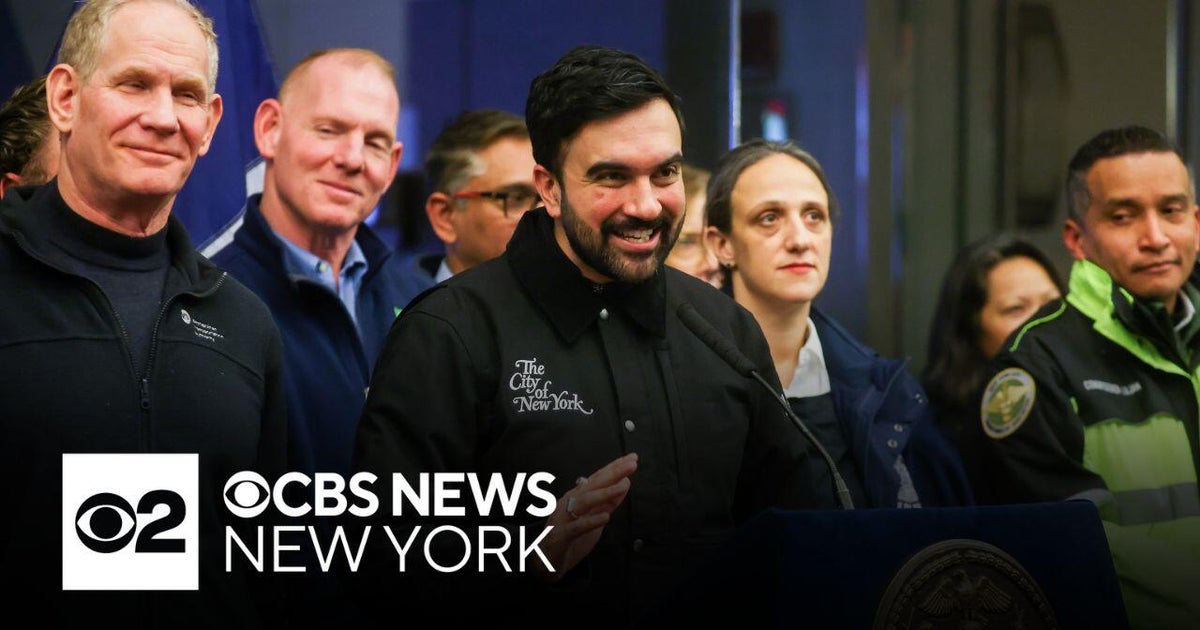 Video shows NYC Mayor Mamdani shoveling van out of snow