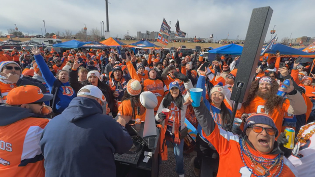 broncos-fan-pkg-frame-280.png 
