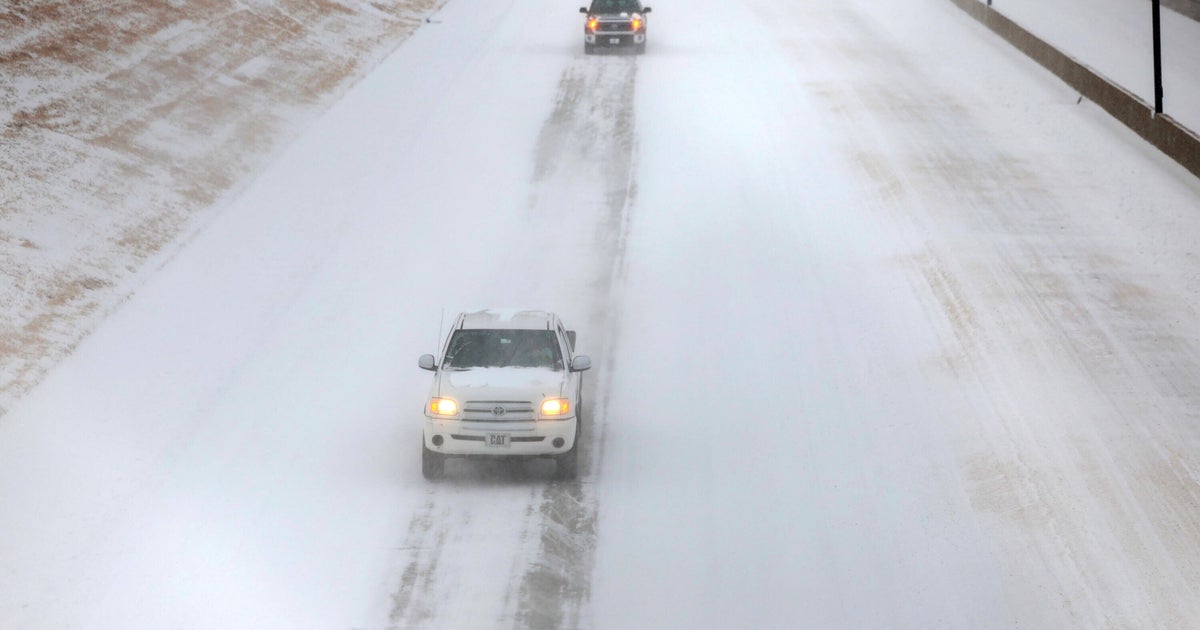 Сообщава се за стотици хиляди прекъсвания на електрозахранването в целия