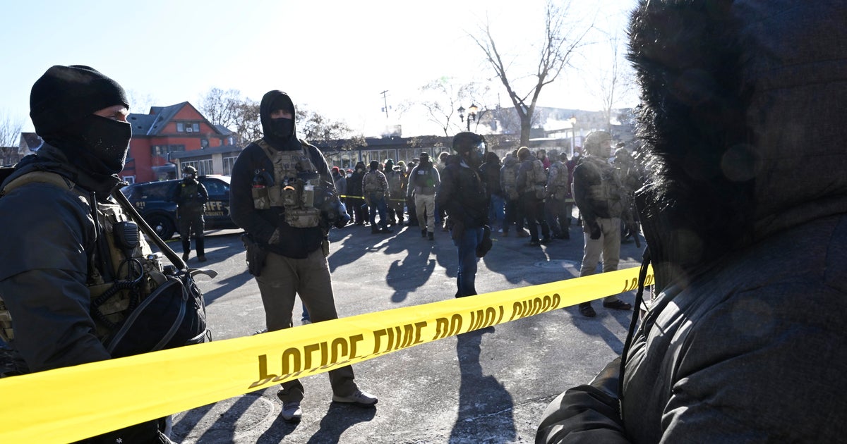 След като федерални служители застреляха и убиха втори жител на