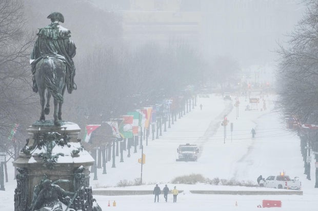 A view of the snowy Ben Franklin Parkway in Philadelphia 