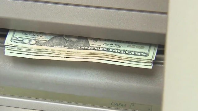 cbsmiami-money-atm-1.jpg 