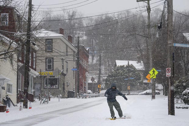 US Winter Storm Prompts Power Grid Emergencies, Travel Chaos 